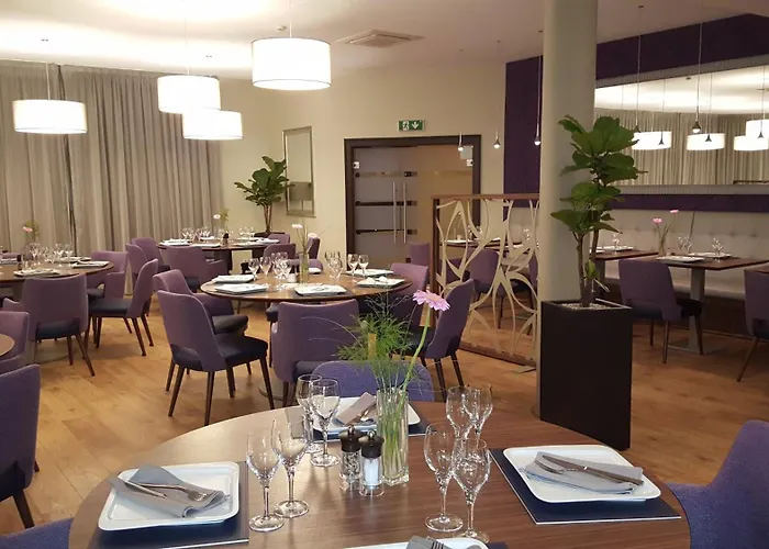 Отель Threeland 4*