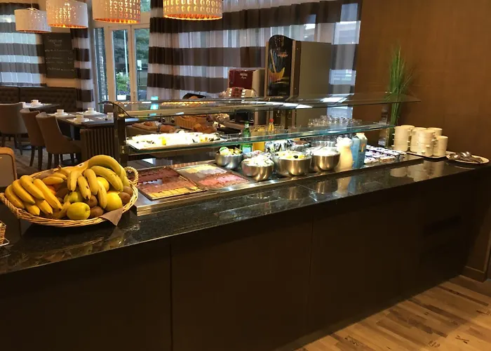 Отель Threeland