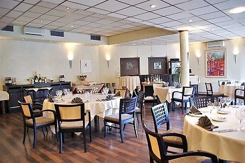 Threeland 4* Петанж