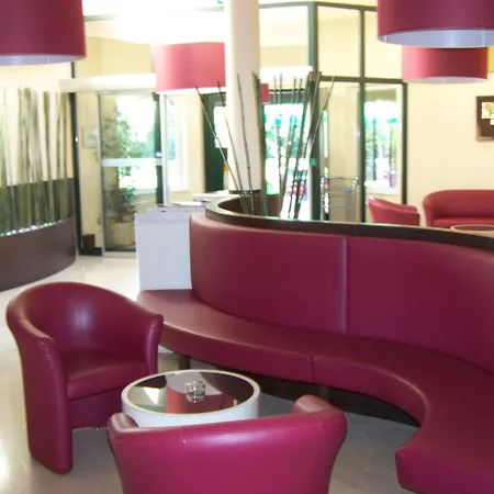 Threeland Hotel