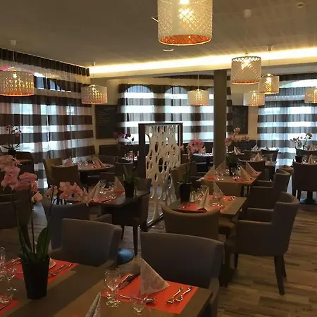 Threeland Hotel Petange