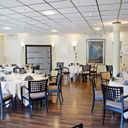 Hotel Threeland 4*